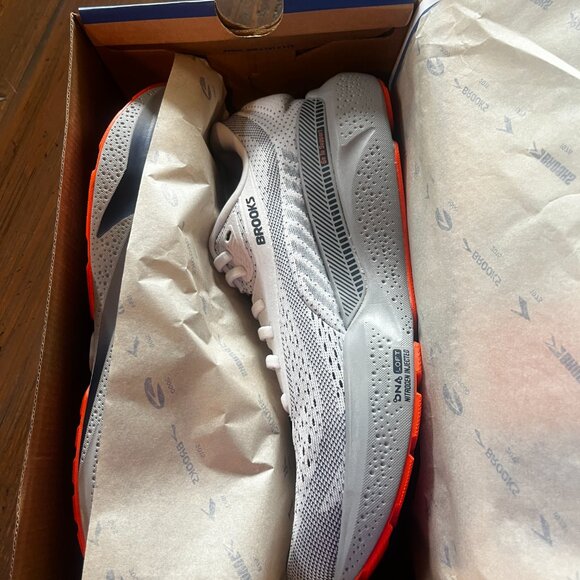 Men's Brooks Adrenaline GTS 24, Size 9, White/Peacoat/Alloy, NIB - Picture 4 of 8